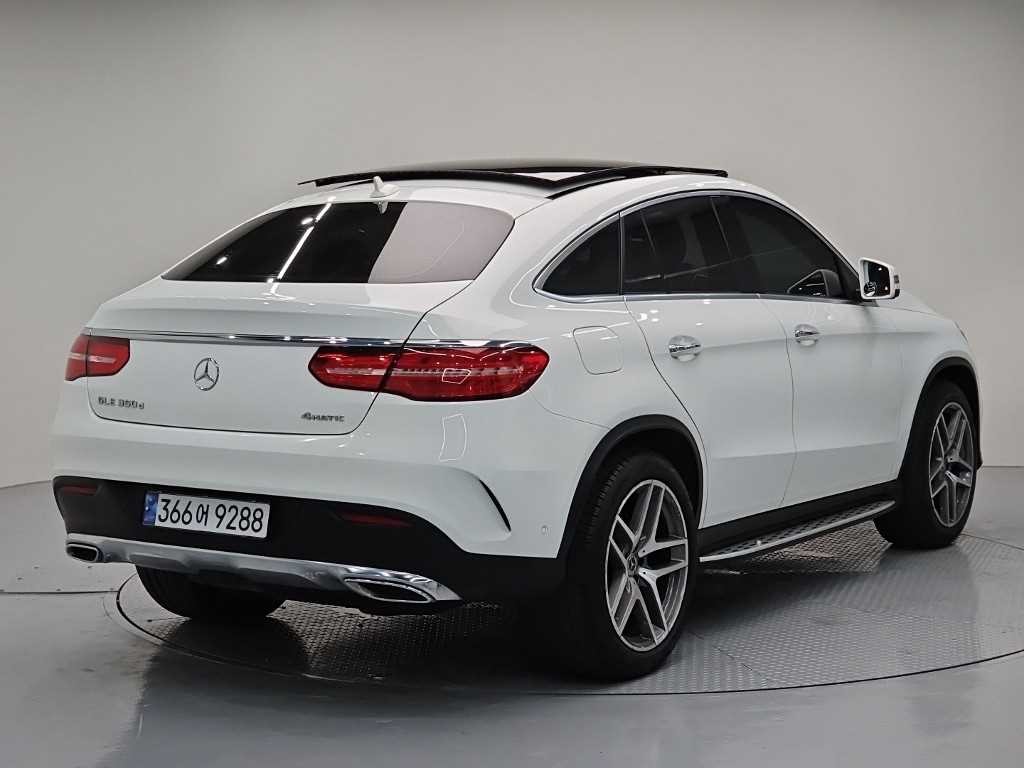 벤츠 GLE 클래스 GLE 클래스 W166 GLE 350 d 4MATIC 쿠페 이미지 4
