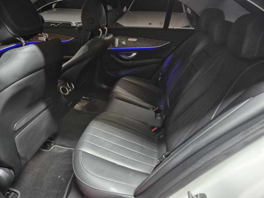 벤츠 E 클래스 E-클래스 W213 E300 4MATIC 익스클루시브 이미지 10