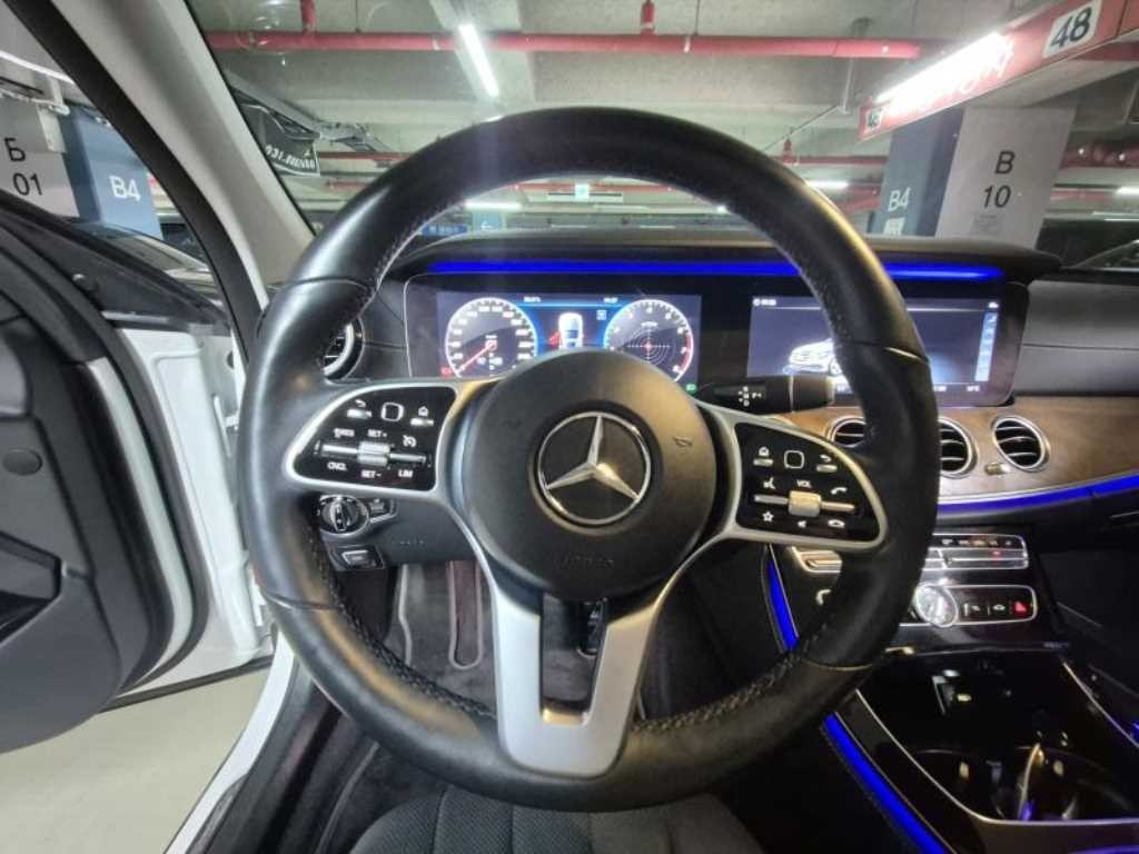 벤츠 E 클래스 E-클래스 W213 E300 4MATIC 익스클루시브 이미지 11