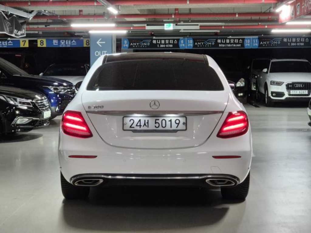 벤츠 E 클래스 E-클래스 W213 E300 4MATIC 익스클루시브 이미지 4