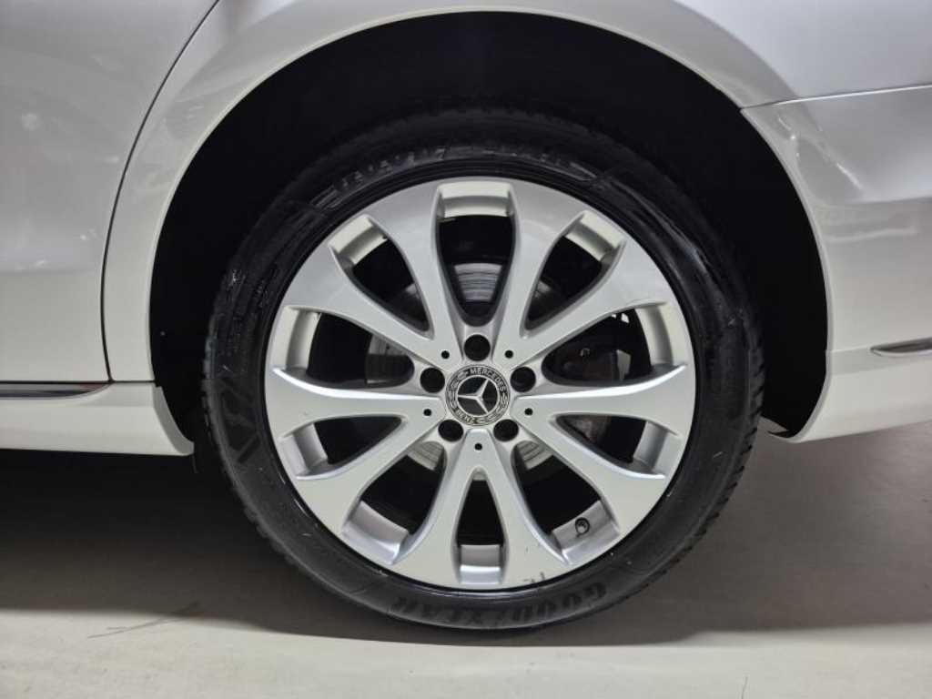벤츠 E 클래스 E-클래스 W213 E300 4MATIC 익스클루시브 이미지 7