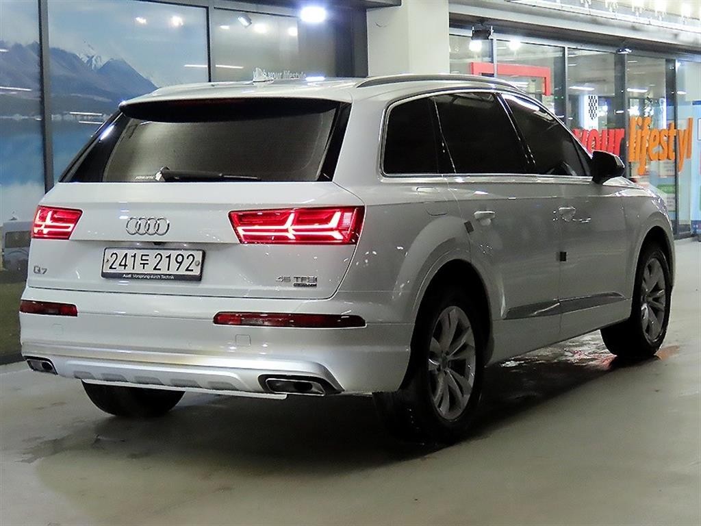 아우디 Q7 Q7 (4M) 45 TFSI 콰트로 이미지 4