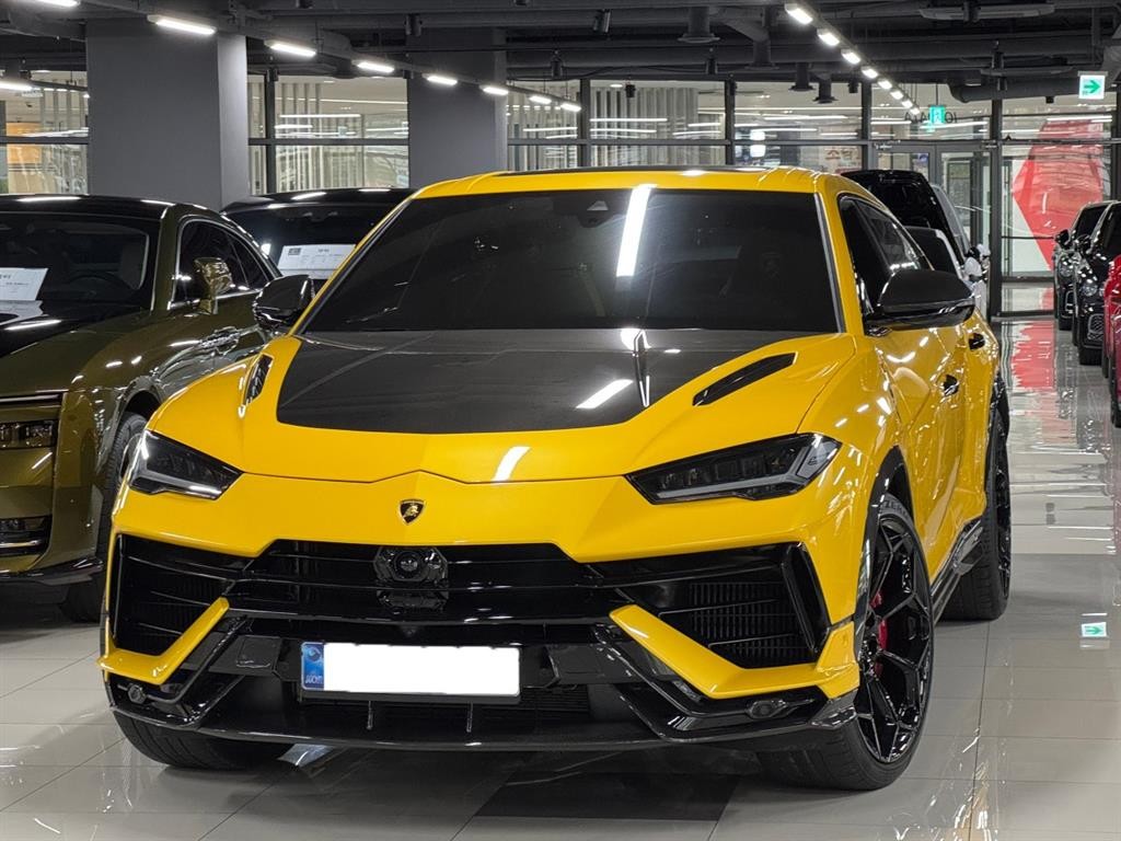 람보르기니 우루스 4.0 V8 퍼포만테 이미지 1