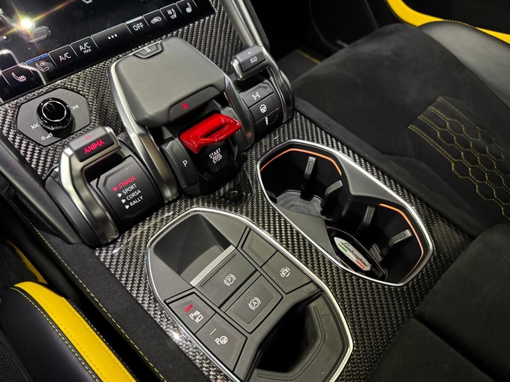 람보르기니 우루스 4.0 V8 퍼포만테 이미지 10