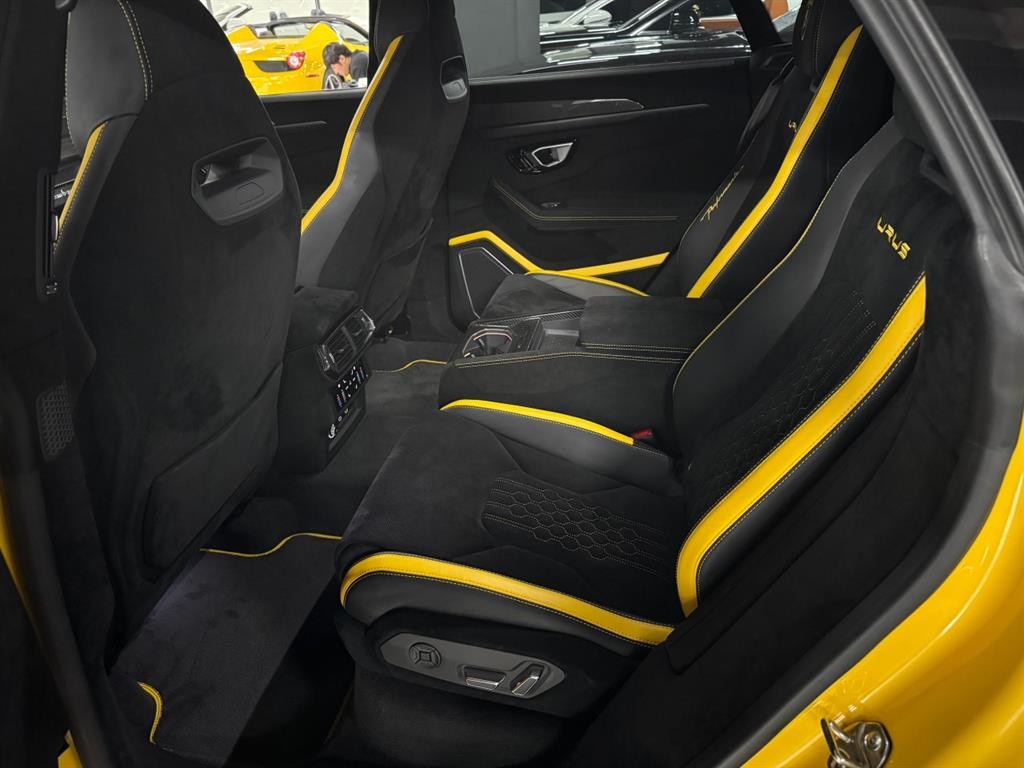 람보르기니 우루스 4.0 V8 퍼포만테 이미지 12
