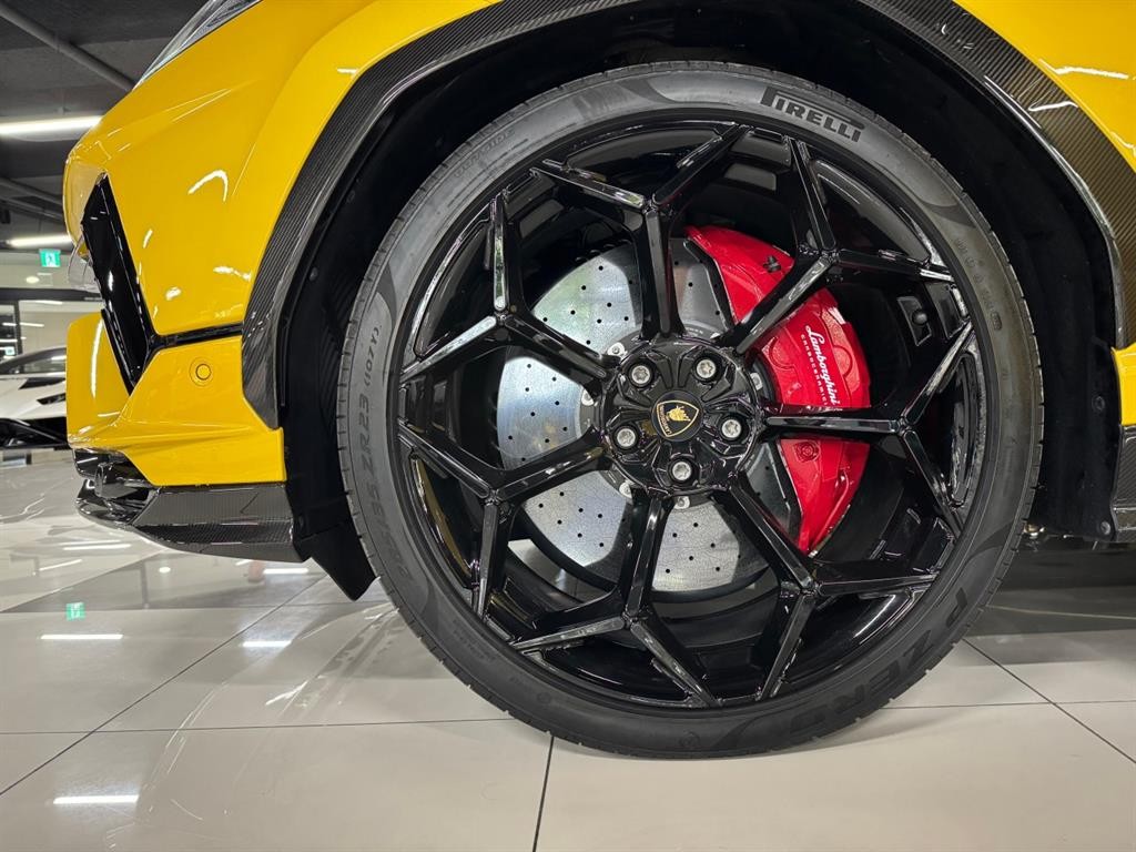 람보르기니 우루스 4.0 V8 퍼포만테 이미지 16