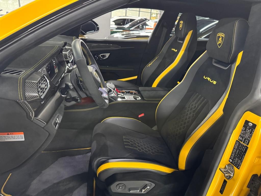 람보르기니 우루스 4.0 V8 퍼포만테 이미지 7