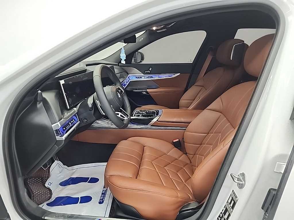 BMW 7시리즈 7시리즈 (G70) 740d xDrive M 스포츠 이미지 12