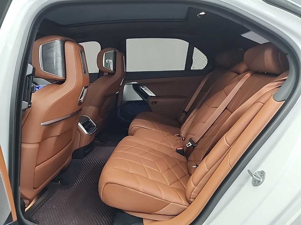 BMW 7시리즈 7시리즈 (G70) 740d xDrive M 스포츠 이미지 13