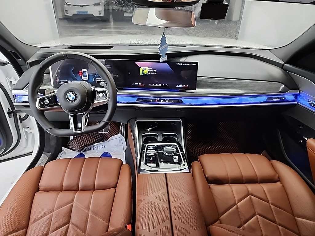 BMW 7시리즈 7시리즈 (G70) 740d xDrive M 스포츠 이미지 8