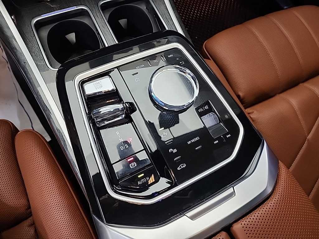 BMW 7시리즈 7시리즈 (G70) 740d xDrive M 스포츠 이미지 9