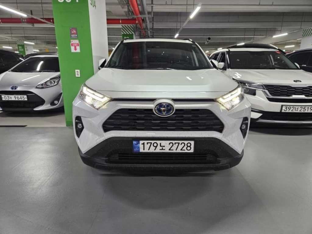 토요타 라브4 RAV4(5세대) 2.5 2WD 하이브리드 XLE 이미지 1