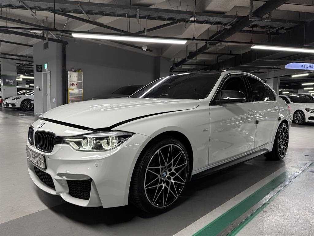 BMW 3시리즈 3시리즈 (F30) 320i 럭셔리 이미지 1