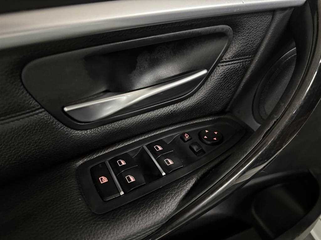 BMW 3시리즈 3시리즈 (F30) 320i 럭셔리 이미지 12