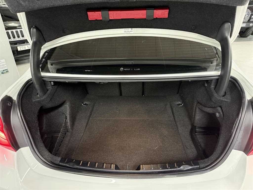 BMW 3시리즈 3시리즈 (F30) 320i 럭셔리 이미지 17