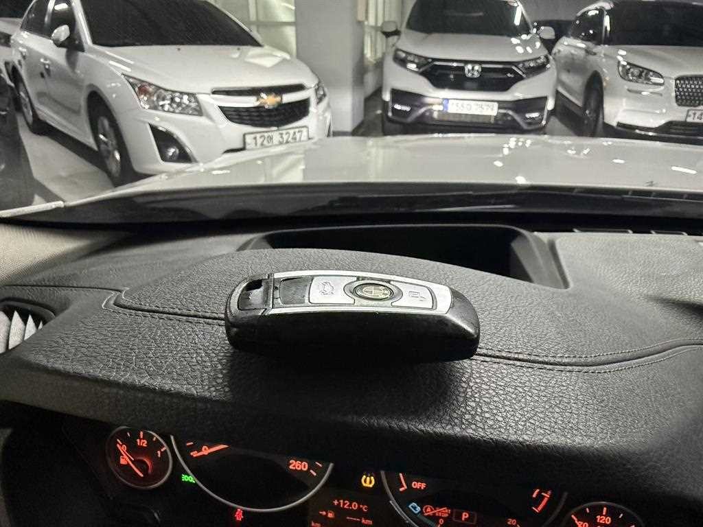BMW 3시리즈 3시리즈 (F30) 320i 럭셔리 이미지 18