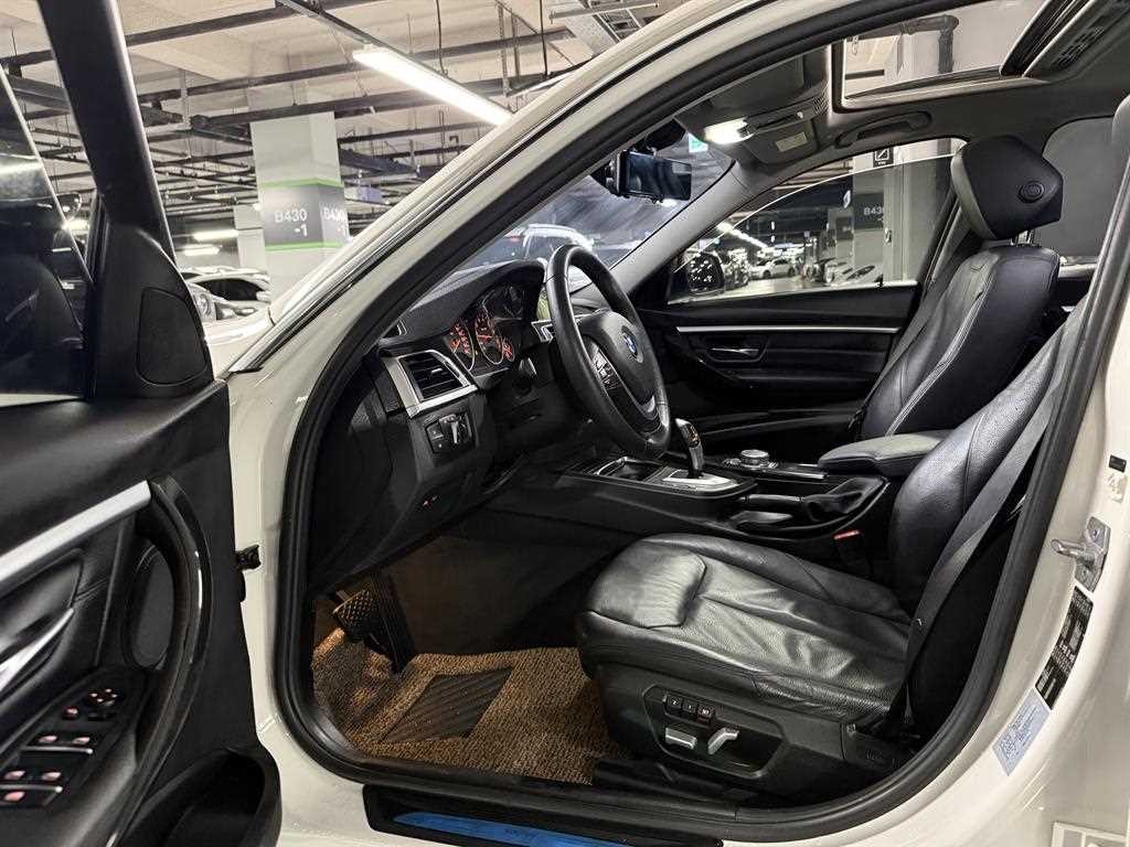 BMW 3시리즈 3시리즈 (F30) 320i 럭셔리 이미지 7