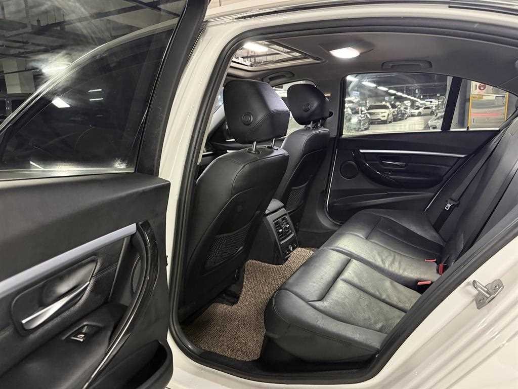 BMW 3시리즈 3시리즈 (F30) 320i 럭셔리 이미지 8