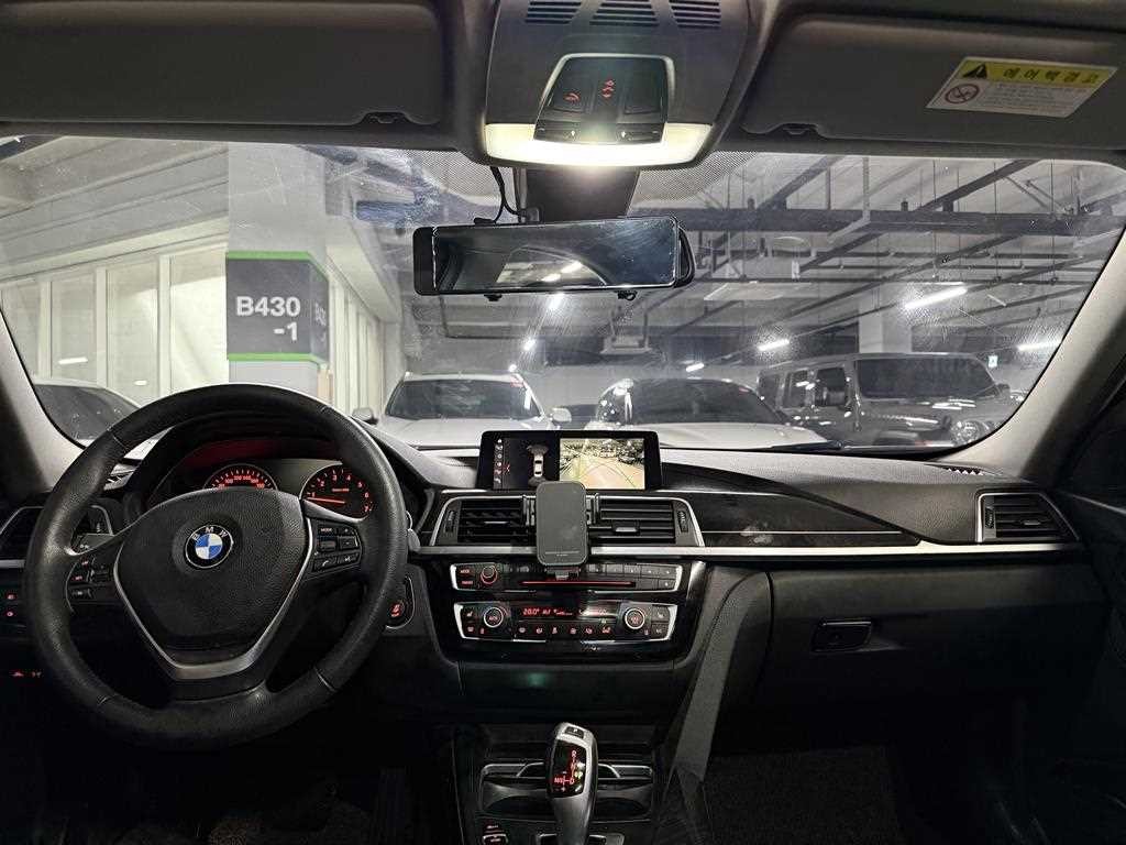 BMW 3시리즈 3시리즈 (F30) 320i 럭셔리 이미지 9