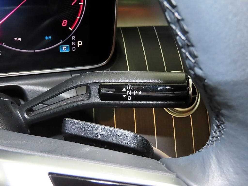 벤츠 C 클래스 C클래스 W206 C300 4MATIC 아방가르드 이미지 12
