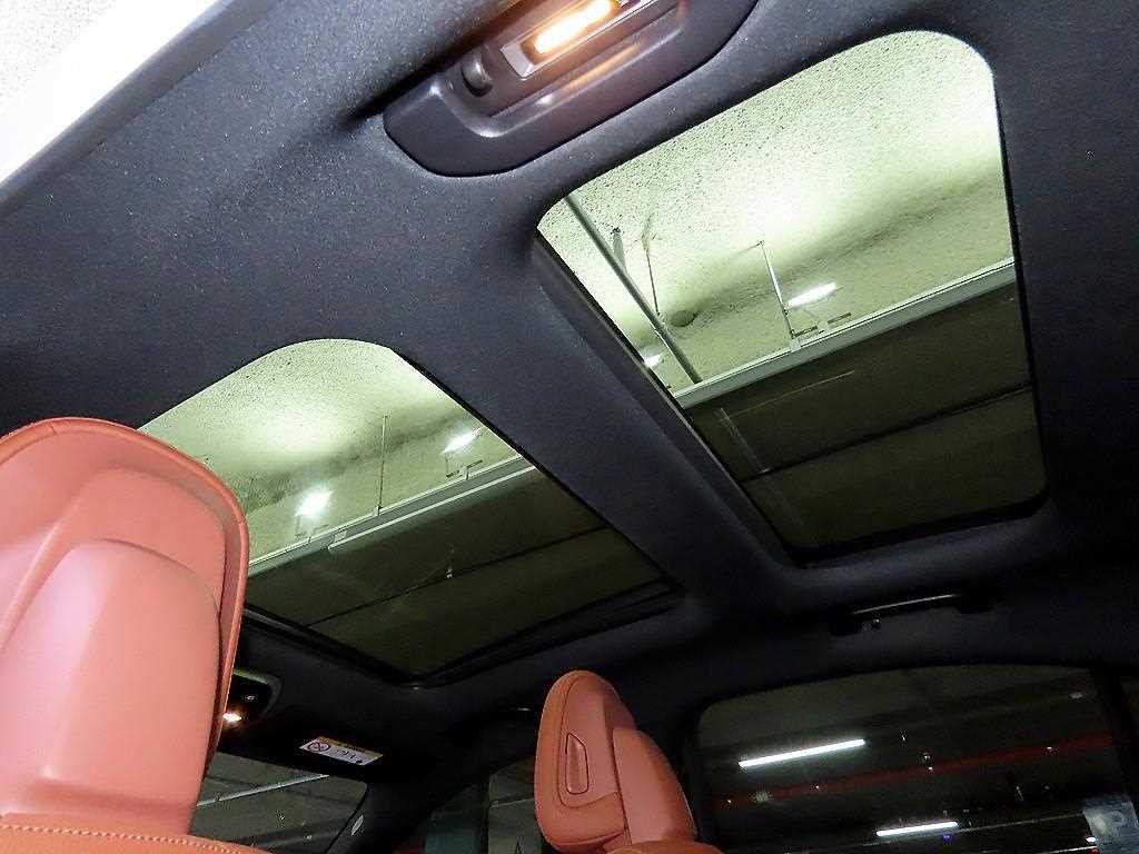 벤츠 C 클래스 C클래스 W206 C300 4MATIC 아방가르드 이미지 18