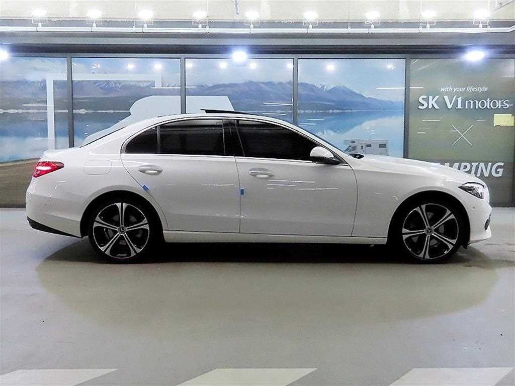 벤츠 C 클래스 C클래스 W206 C300 4MATIC 아방가르드 이미지 3