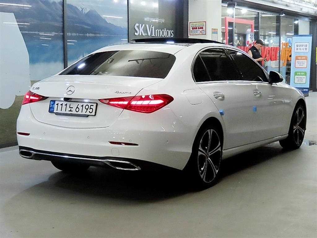 벤츠 C 클래스 C클래스 W206 C300 4MATIC 아방가르드 이미지 4