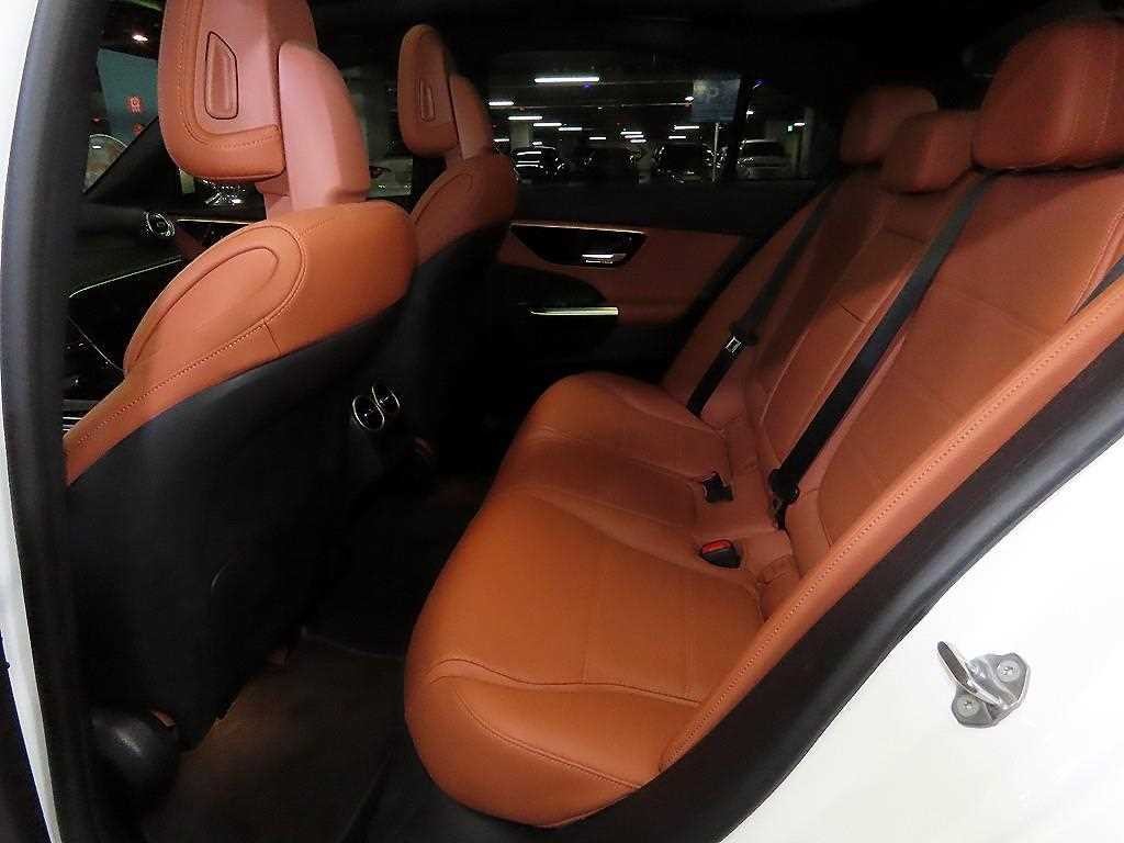 벤츠 C 클래스 C클래스 W206 C300 4MATIC 아방가르드 이미지 7