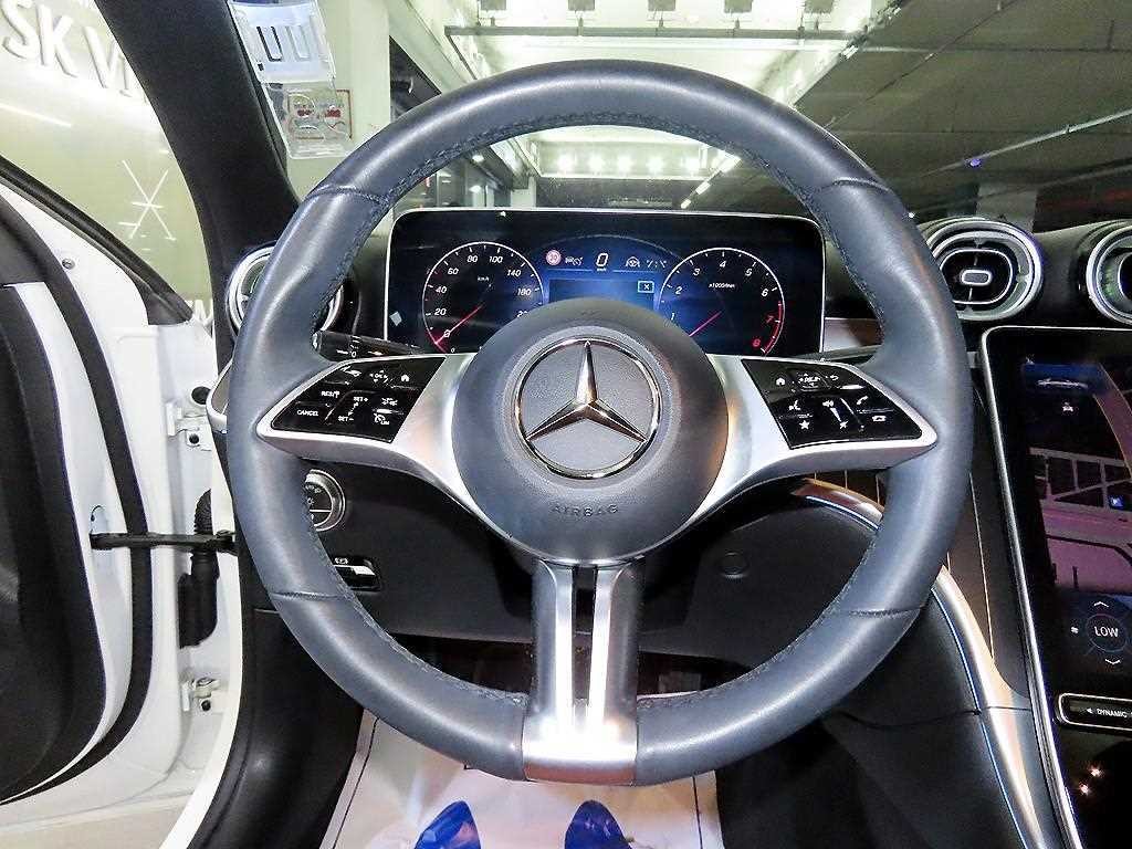 벤츠 C 클래스 C클래스 W206 C300 4MATIC 아방가르드 이미지 8