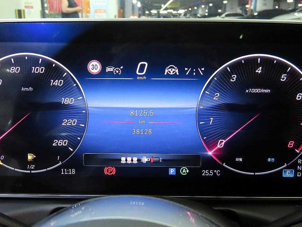 벤츠 C 클래스 C클래스 W206 C300 4MATIC 아방가르드 이미지 9