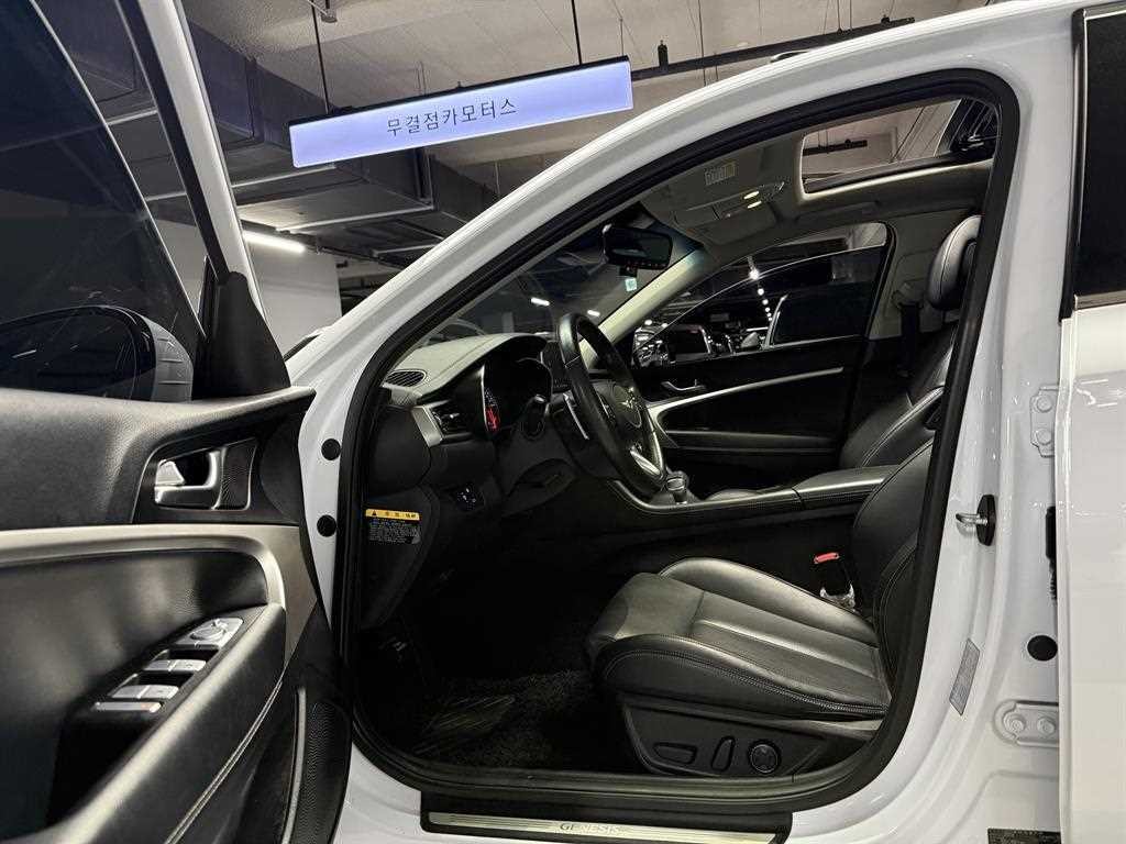 제네시스 G70 2.0T 어드밴스드 이미지 8
