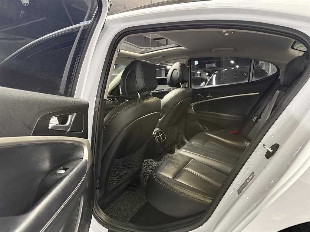 제네시스 G70 2.0T 어드밴스드 이미지 9