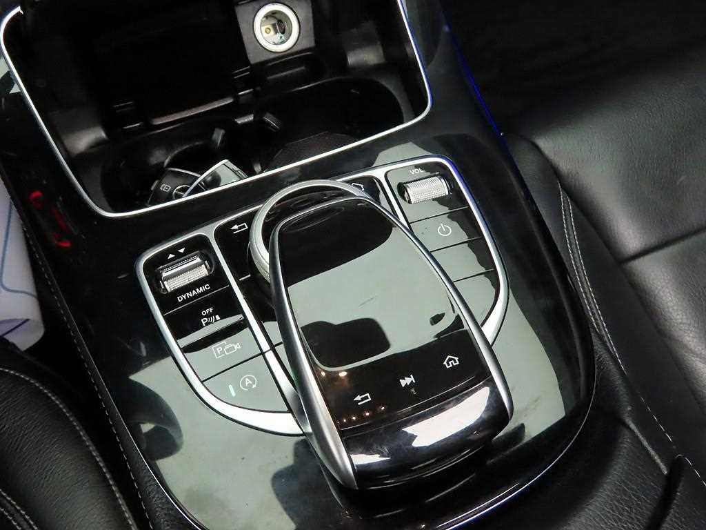 벤츠 E 클래스 E-클래스 W213 E220d 아방가르드 이미지 11
