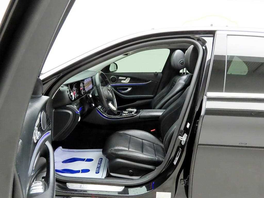 벤츠 E 클래스 E-클래스 W213 E220d 아방가르드 이미지 12