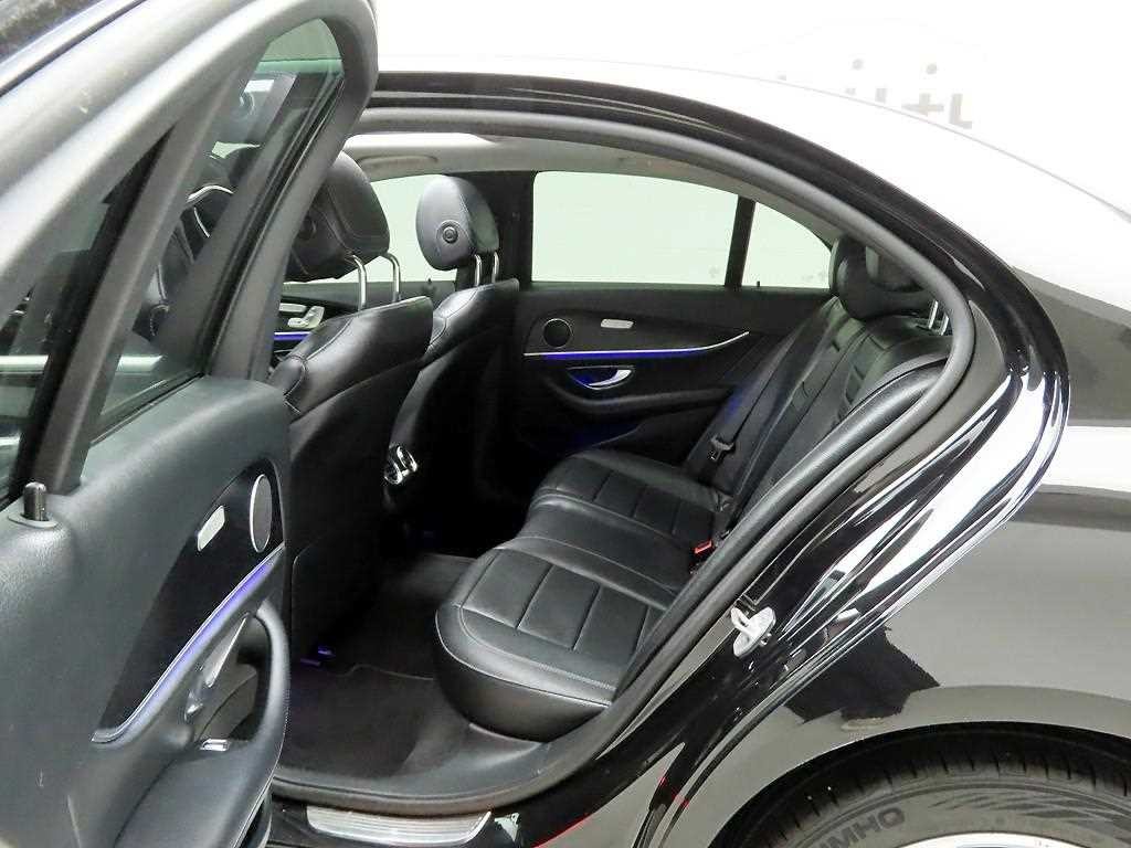 벤츠 E 클래스 E-클래스 W213 E220d 아방가르드 이미지 13