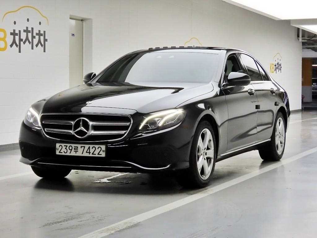 벤츠 E 클래스 E-클래스 W213 E220d 아방가르드 이미지 2