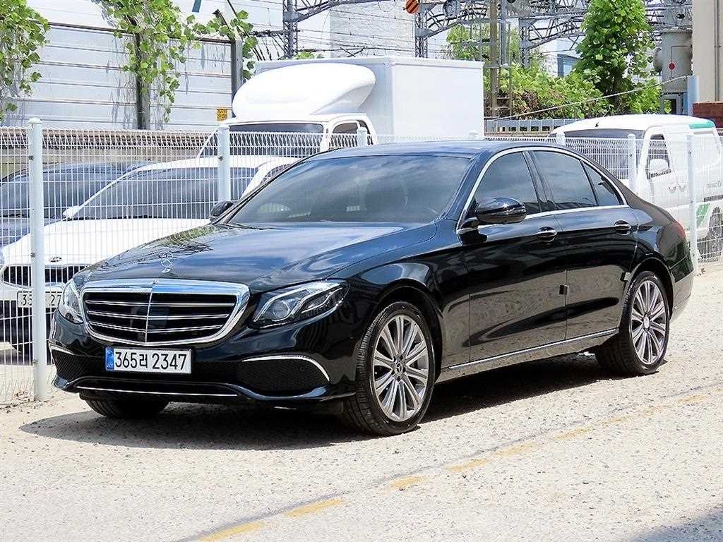 벤츠 E 클래스 E-클래스 W213 E450 4MATIC 익스클루시브 이미지 2