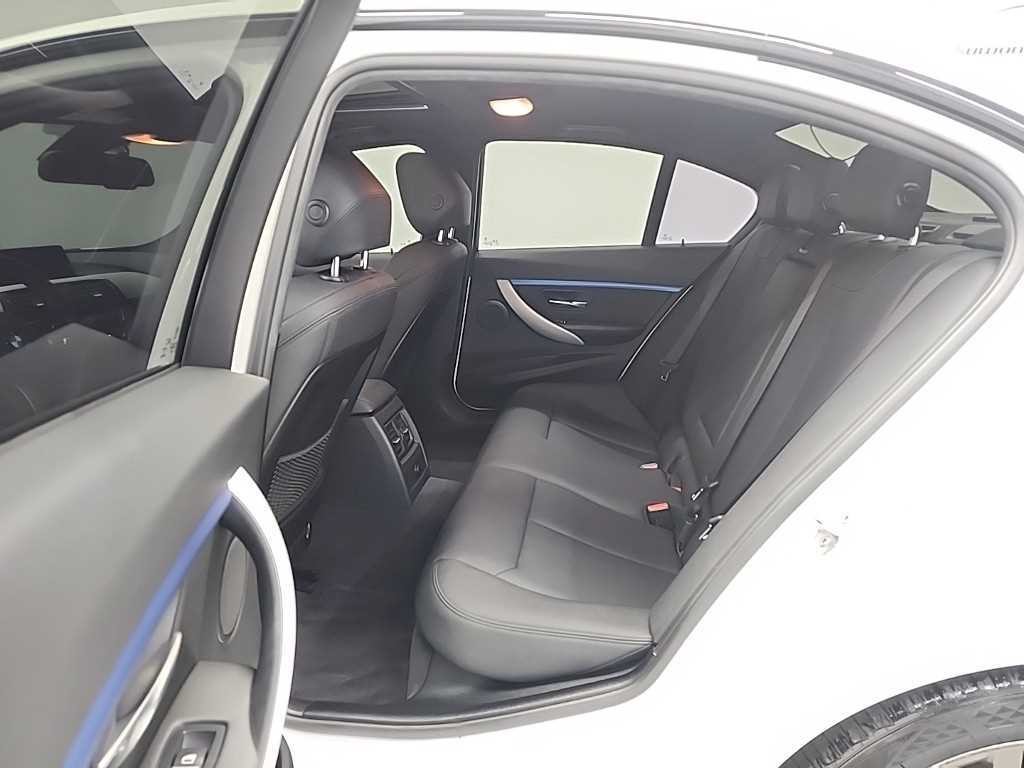 BMW 3시리즈 3시리즈 (F30) 320i M 스포츠 이미지 13