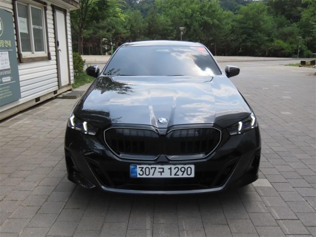 BMW 5시리즈 5시리즈 (G60) 530i xDrive M 스포츠 프로 스페셜 에디션 이미지 1