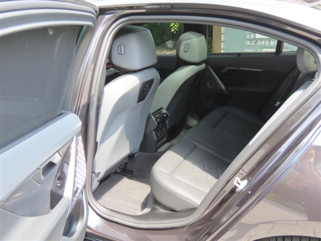 BMW 5시리즈 5시리즈 (G60) 530i xDrive M 스포츠 프로 스페셜 에디션 이미지 14
