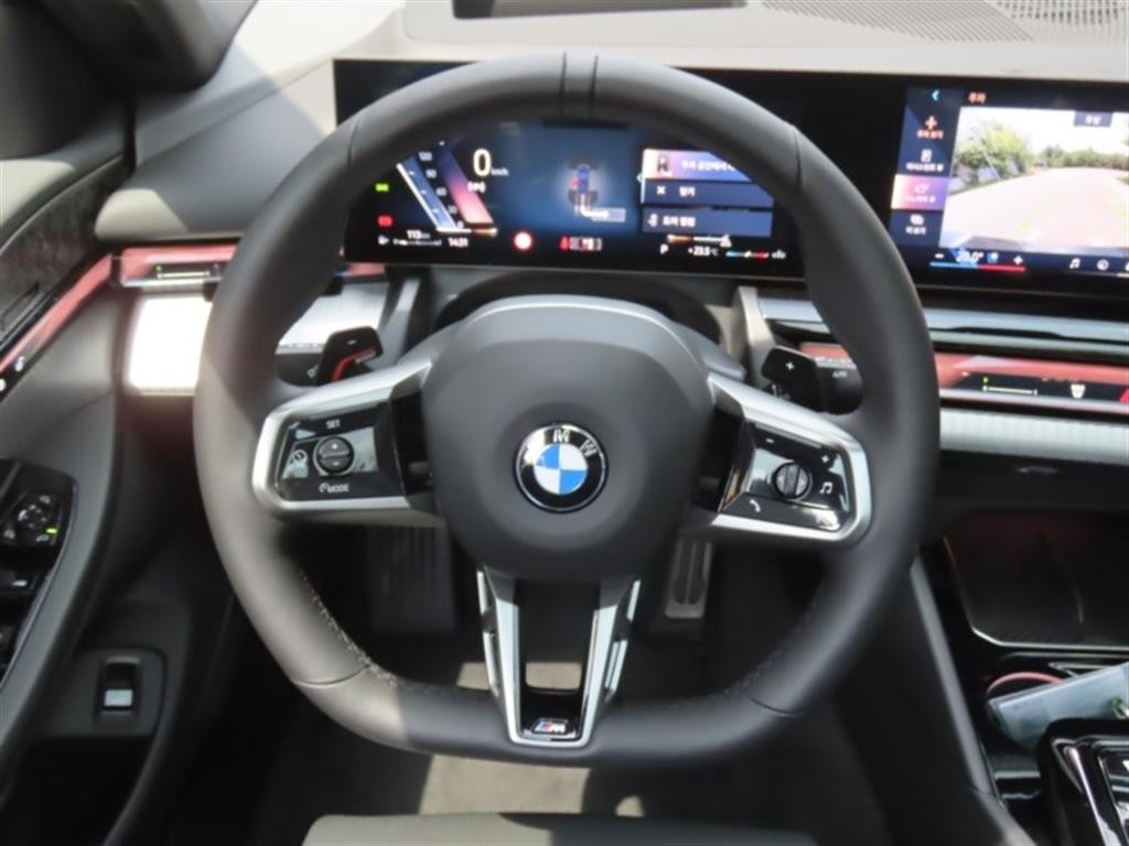 BMW 5시리즈 5시리즈 (G60) 530i xDrive M 스포츠 프로 스페셜 에디션 이미지 15