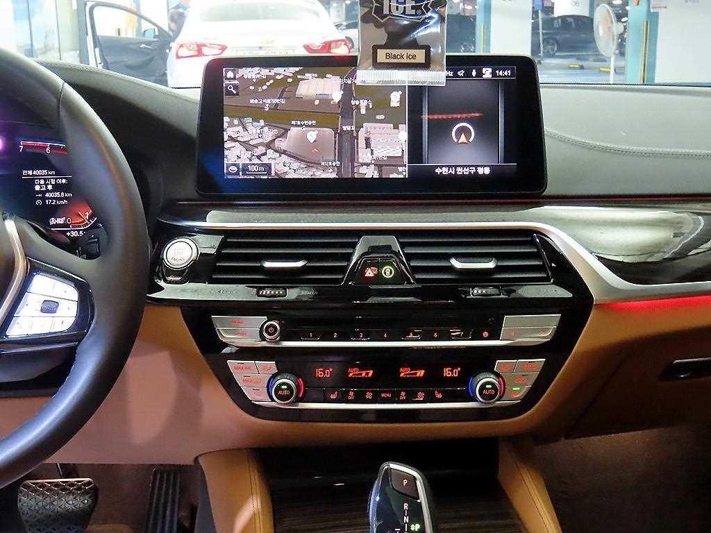 BMW 5시리즈 5시리즈 (G30) 520i 럭셔리 이미지 11