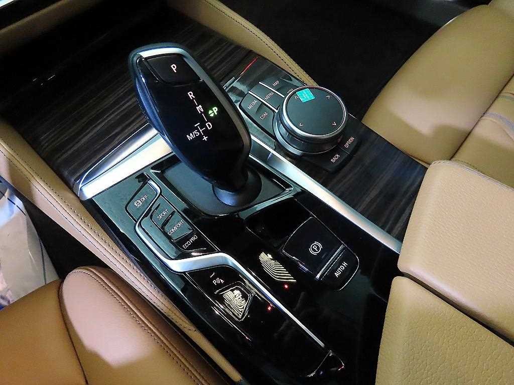 BMW 5시리즈 5시리즈 (G30) 520i 럭셔리 이미지 12
