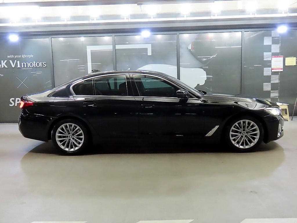 BMW 5시리즈 5시리즈 (G30) 520i 럭셔리 이미지 3
