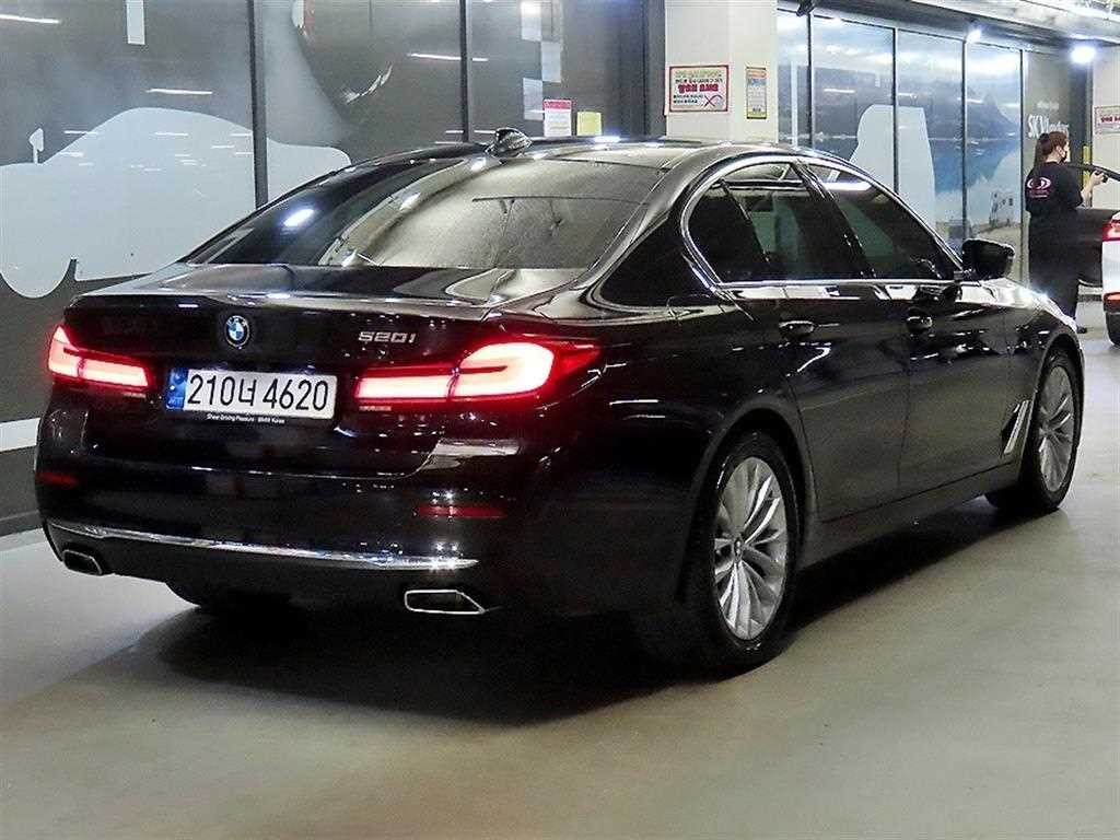 BMW 5시리즈 5시리즈 (G30) 520i 럭셔리 이미지 4