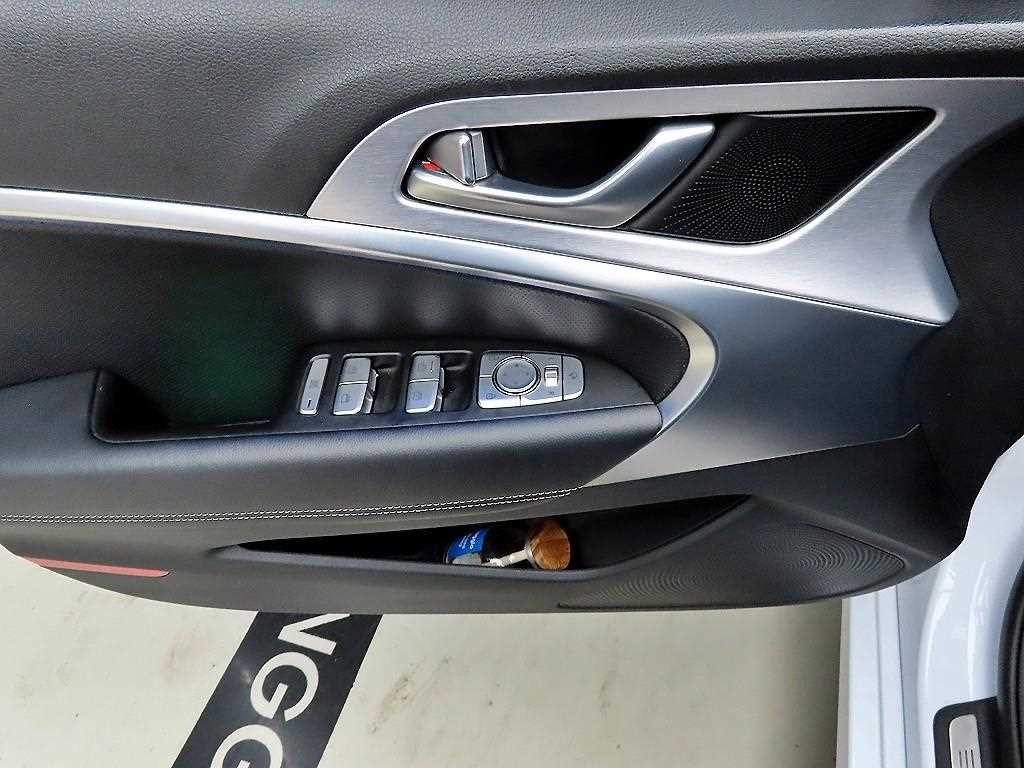 제네시스 G70 2.0T 스포츠 패키지 이미지 11