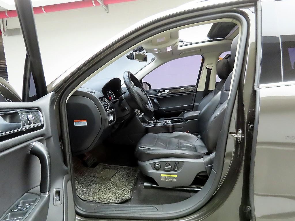폭스바겐 투아렉 뉴 투아렉 V6 3.0 TDI 블루모션 이미지 12