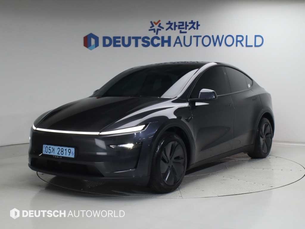테슬라 모델 Y RWD 이미지 1