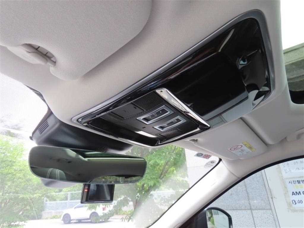 랜드로버 레인지로버 벨라 2.0 D240 S 이미지 10