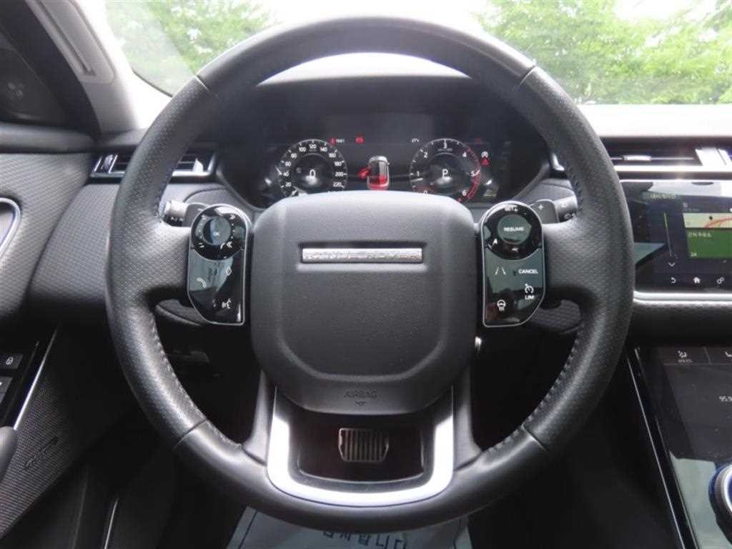 랜드로버 레인지로버 벨라 2.0 D240 S 이미지 16